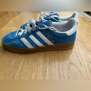 Adidas Gazelle boy’s 4.5 Women’s 6-6.5 Blue Bird / Cloud White / Blue Bird